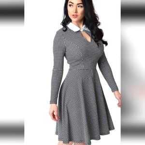 UNIQUE VINTAGE BLACK & WHITE HOUNDSTOOTH RETRO FLARE DRESS SIZE S 4 WEDNESDAY